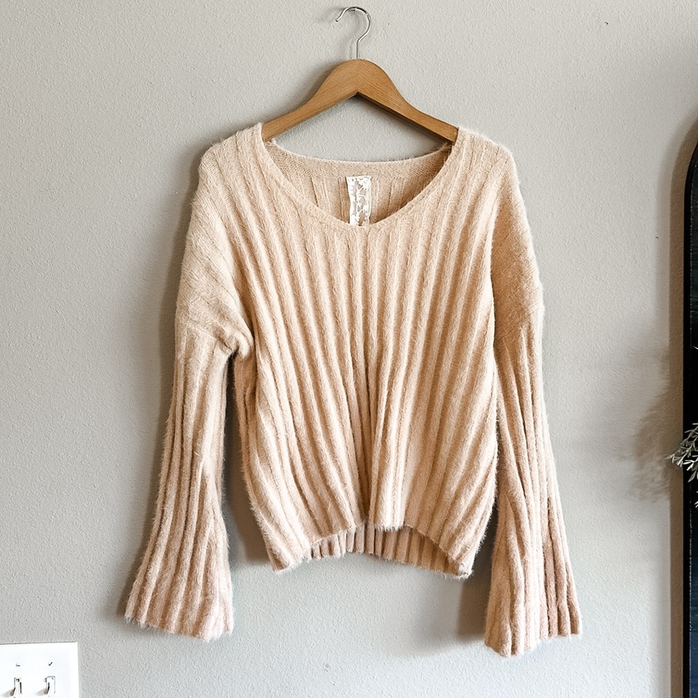 Sadie & Sage Oversized Cropped Chunky Nude/Cream Sweater Medium